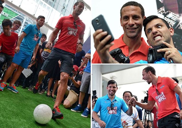Aguero vs Ferdinand Aksi Selfie di Singapura